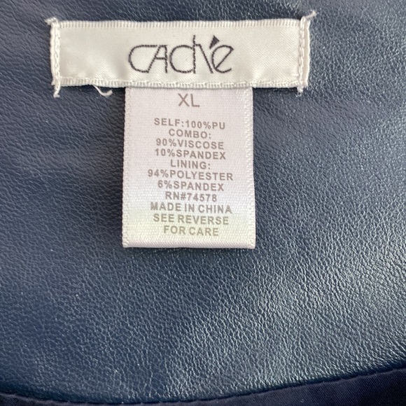 Cache faux leather front Moto jacket with gold colored zippers. Size XL - Picture 4 of 15